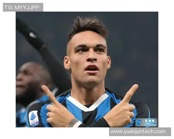 球星头像元素结合衣服与足球展现运动激情与时尚魅力